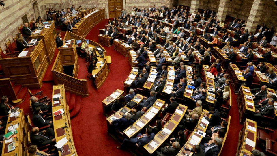 Атина прокара спорните закони | StandartNews.com