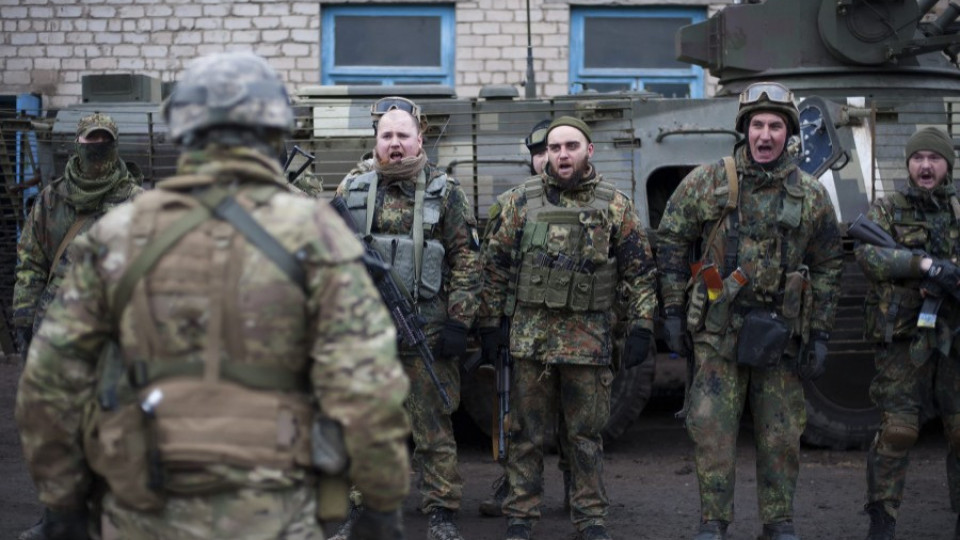 Обстрелите в Донбас продължават, има жертви | StandartNews.com