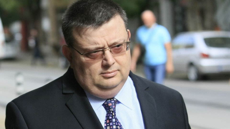 Цацаров против частен СОТ в съдебните сгради | StandartNews.com