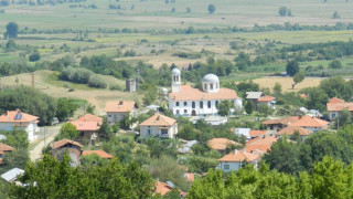 Село търси пари за ремонт на църква след пожар
