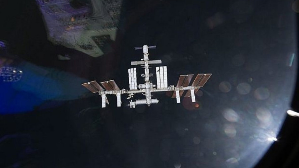"Фейсбук" и НАСА организират видео чат с астронавти | StandartNews.com