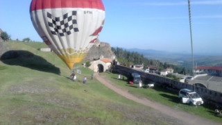 Балони полетяха над скалите в Белоградчик