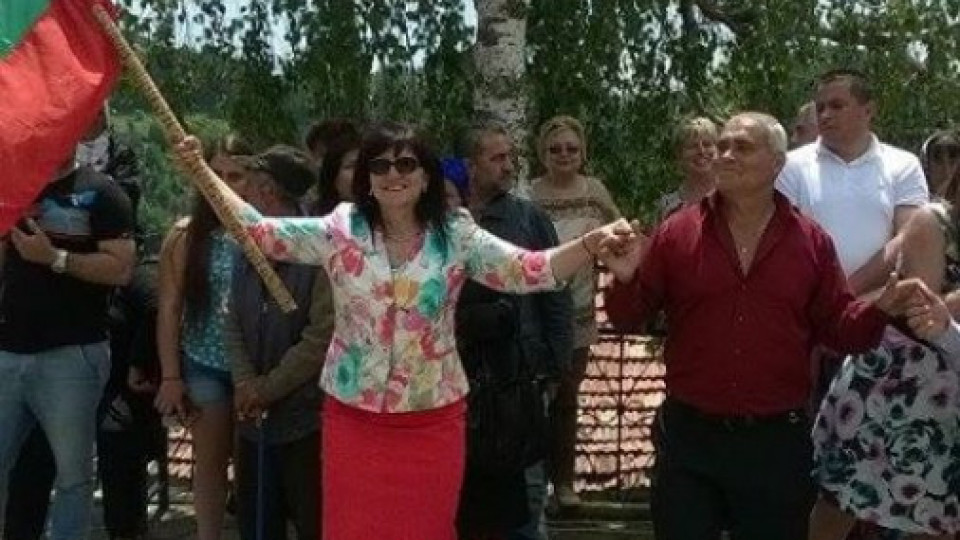 Караянчева- гост на пролетен събор в джебелското село Припек | StandartNews.com