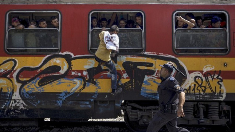 Бежанци във влака (ОБЗОР) | StandartNews.com