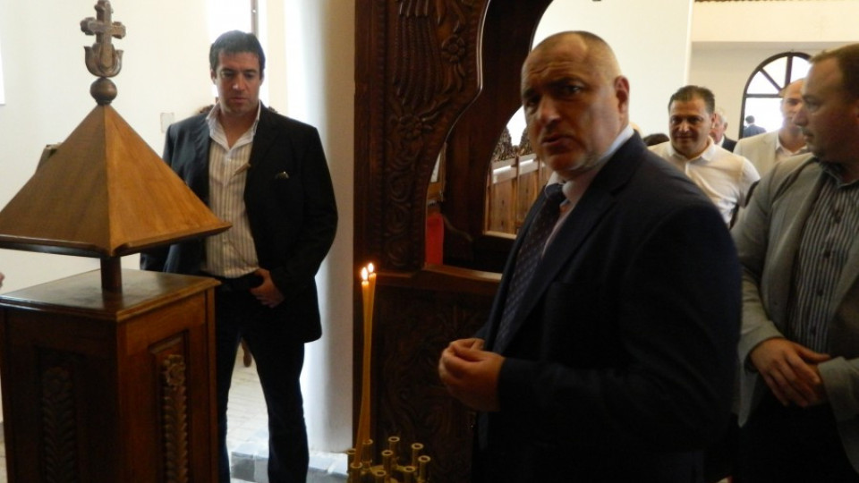 Борисов иска повече власт от Бога | StandartNews.com