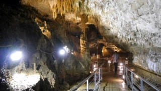 Ангелкова съдейства за отварянето на пещера „Бисерна“ 