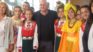 Песни, танци и екзотика за децата от Пазарджик 