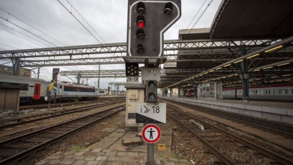 Ранени и загинали при сблъсък между влакове в Белгия | StandartNews.com