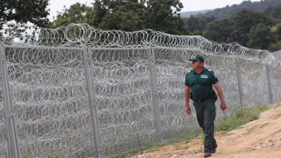 Откраднаха част от оградата по границата ни с Турция | StandartNews.com