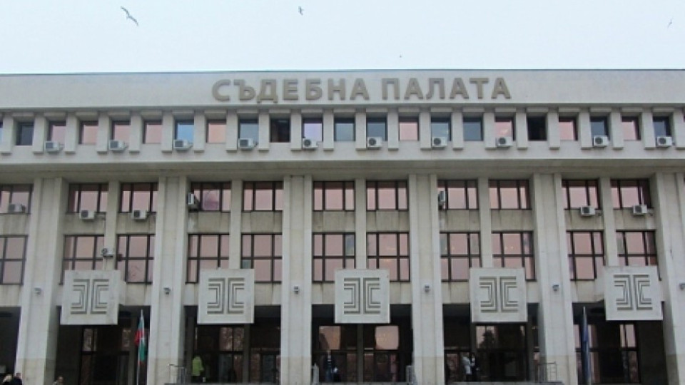 Хванаха в Бургас съпрузи крадци на картини от Англия | StandartNews.com
