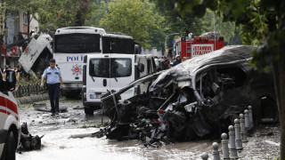 Кметът на Истанбул: Десетки са жертвите и ранените