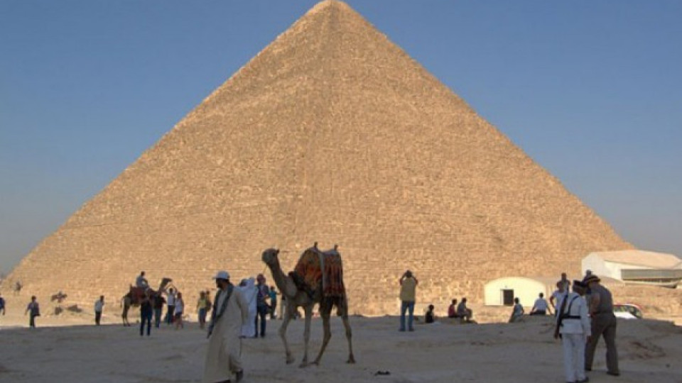 Откриха тайна стая в пирамидата на Снофру | StandartNews.com