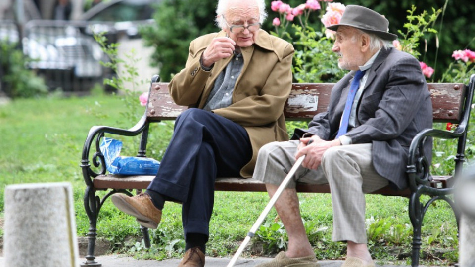 Гласуват нов размер на социалната пенсия за старост | StandartNews.com