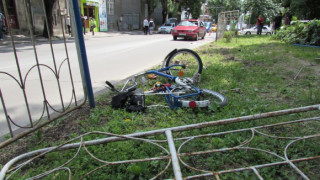 Загина велосипедист, ударен от кола в Русе