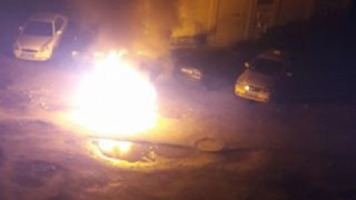Две коли изгоряха в "Люлин" (ВИДЕО)