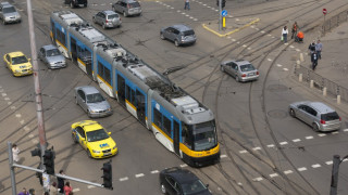 Спряха движението на трамваите в района на пл. "Македония"