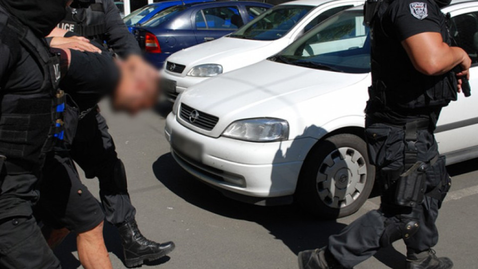 Заловиха двама от издирваните за стрелбата по Очите  | StandartNews.com