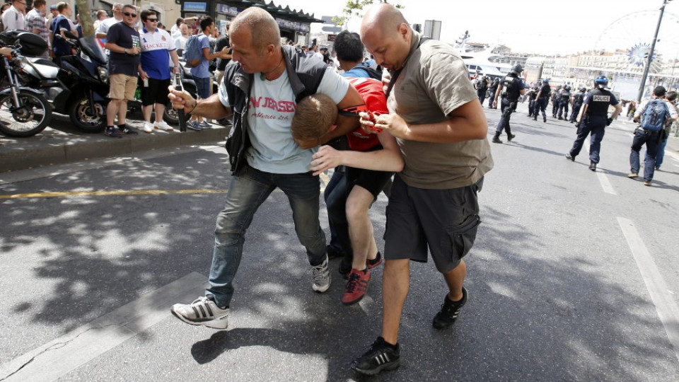 Пак боеве между фенове в Марсилия | StandartNews.com