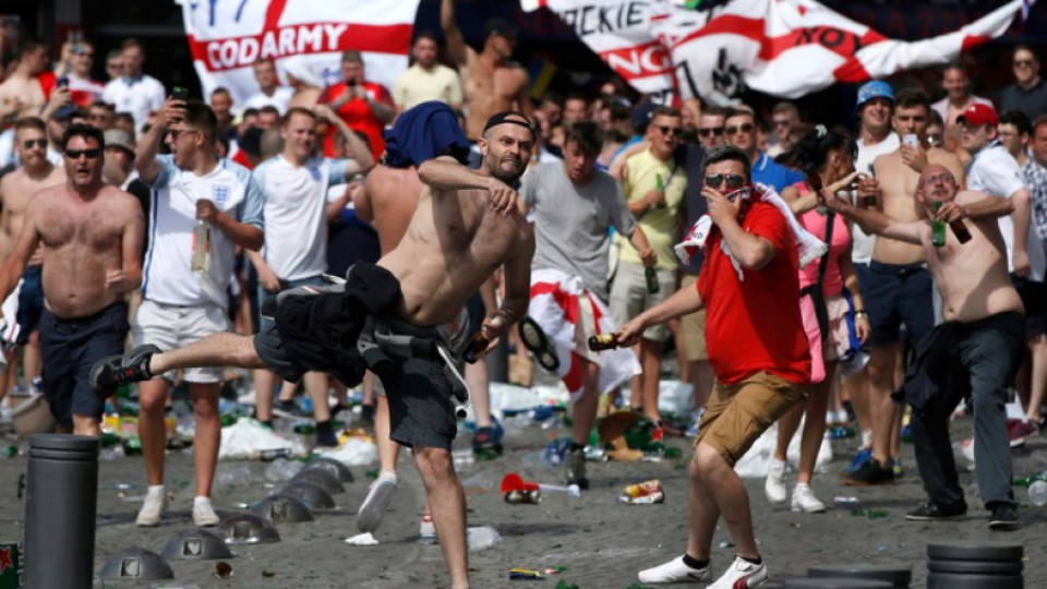 Бой на стадиона в Марсилия след мача Англия-Русия (ВИДЕО) | StandartNews.com