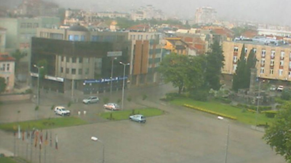 Потоп и гръмотевици в Сливен | StandartNews.com