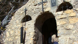 9 манастира в пернишко с проекти за възстановяване