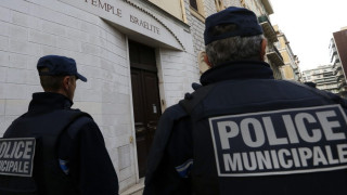 Двама задържани във връзка с убийството на френския полицай