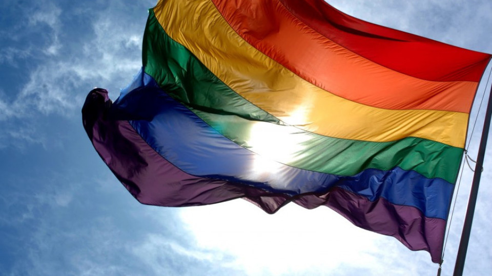 Свещеник: Управата на столицата носи греха за гей парада | StandartNews.com