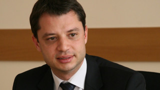 Китай има интерес към пътищата и летищата ни
