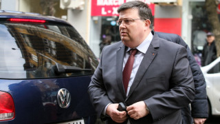 Цацаров проверява сигнали за наркобизнеса в Бургас