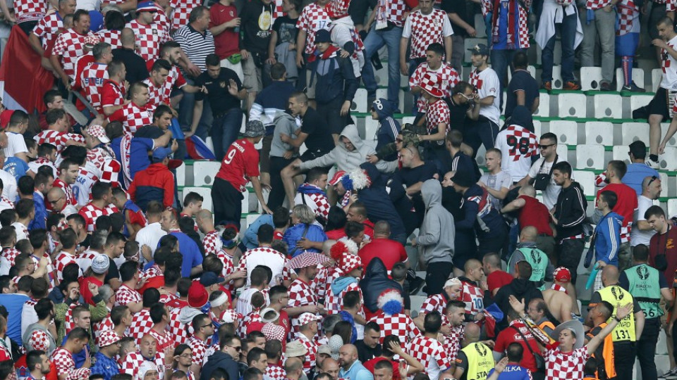 Хърватия гори заради спортен тероризъм | StandartNews.com