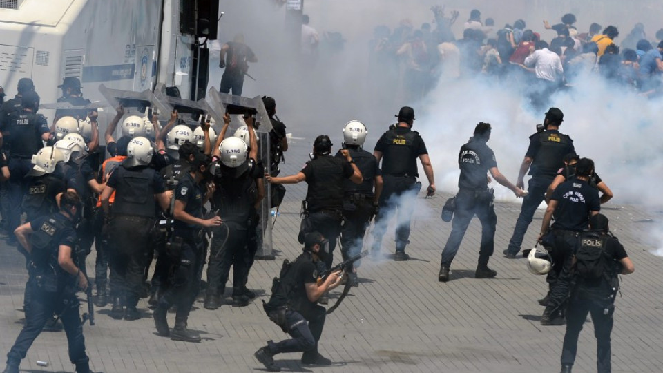 Размирици в Истанбул | StandartNews.com
