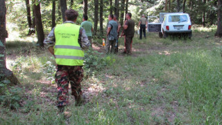 Търсят с делтапланер двете изчезнали деца