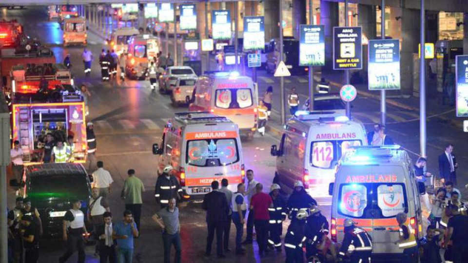 13 чужденци загинали на турското летище | StandartNews.com