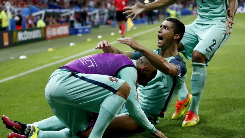Роналдо прати Португалия на финал | StandartNews.com