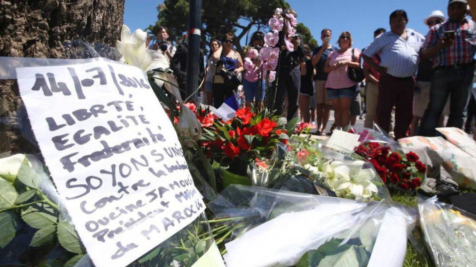 Задържаха бившата жена на нападателя от Ница | StandartNews.com