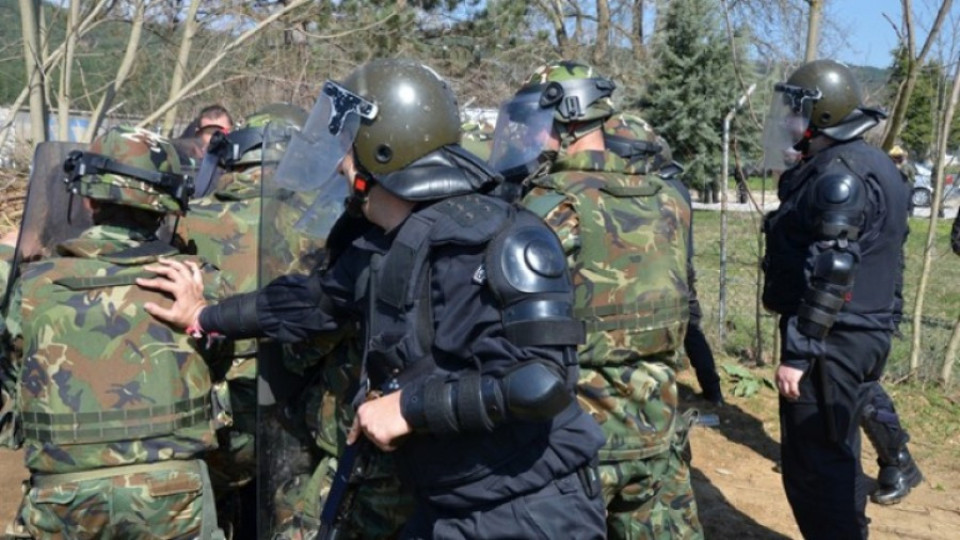 40 военни от Сливен потеглиха за турската граница | StandartNews.com