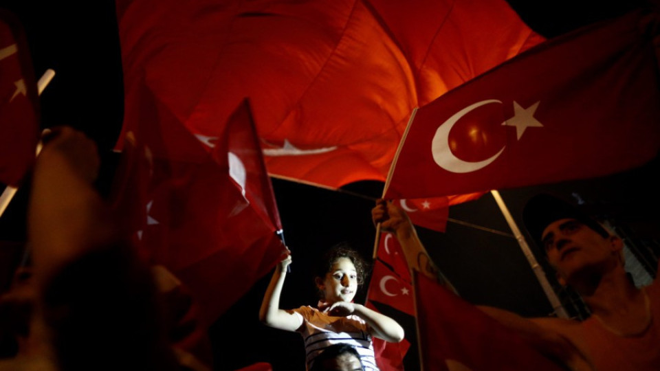 1800 спецполицаи пазят Истанбул | StandartNews.com