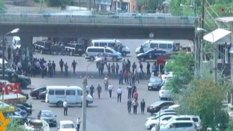 Заложническата драма в Ереван продължава | StandartNews.com