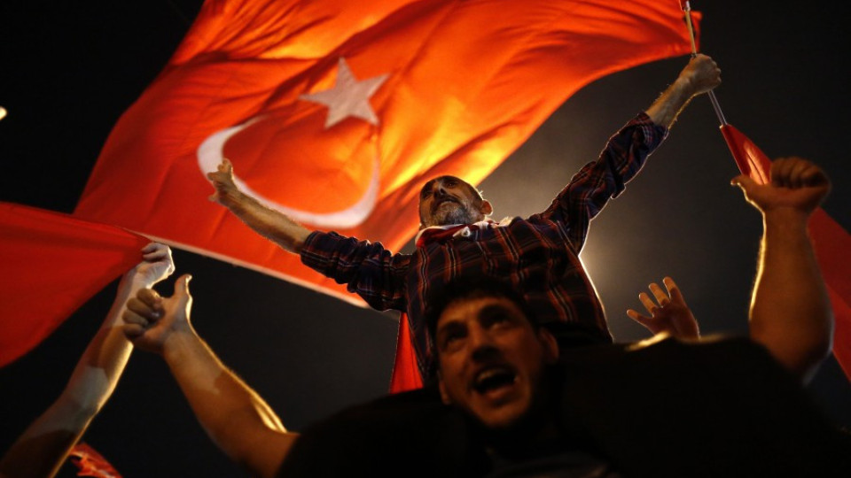 Паника за нов метеж в Турция (ОБЗОР) | StandartNews.com