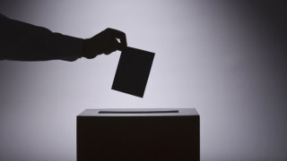 Депутатите избират между три дати за президентския вот