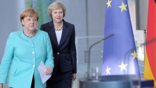 Мей и Меркел: Брекзит започва през 2017 г. (ОБЗОР)