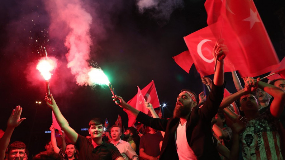 Полицейски час и трибунал в Турция (ОБЗОР) | StandartNews.com