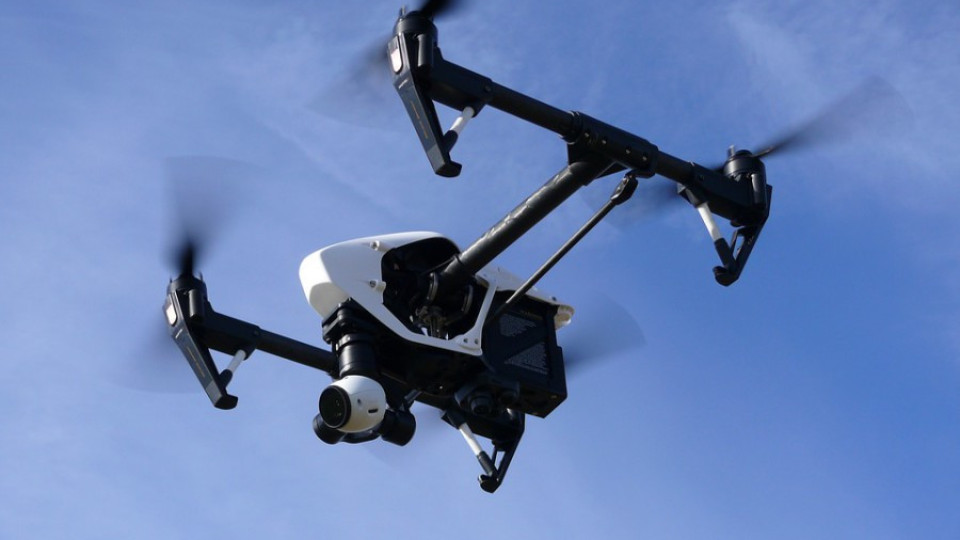 Кръчмар и полицай ловят дивеч с дрон | StandartNews.com