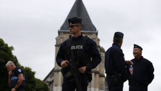 Засилват охраната на църкви в Европа