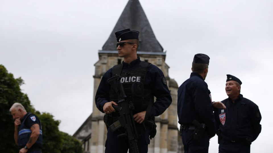 Засилват охраната на църкви в Европа | StandartNews.com