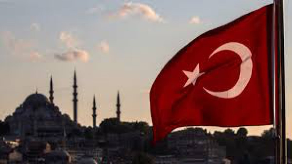 Турция закрива 130 медии | StandartNews.com