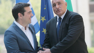 Борисов посрещна Ципрас и 6 министри в София