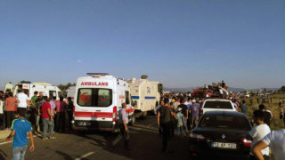 Взрив уби шестима турски полицаи