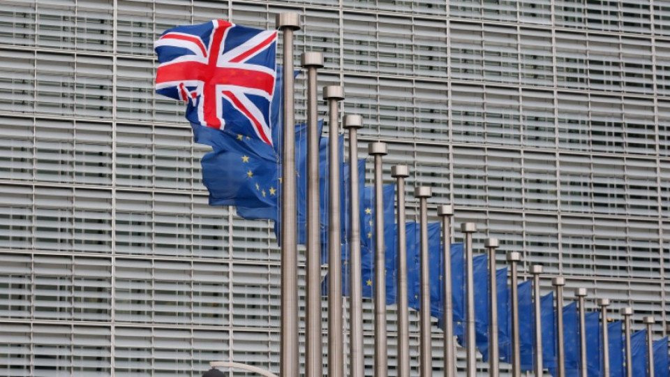 След Brexit: 3 млн. европейци остават на Острова | StandartNews.com
