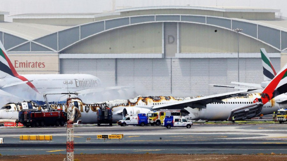 Официално: Без ранени на пламналия самолет | StandartNews.com